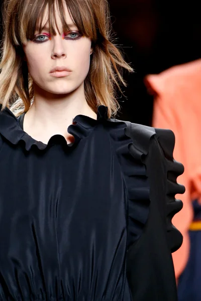 Look 9